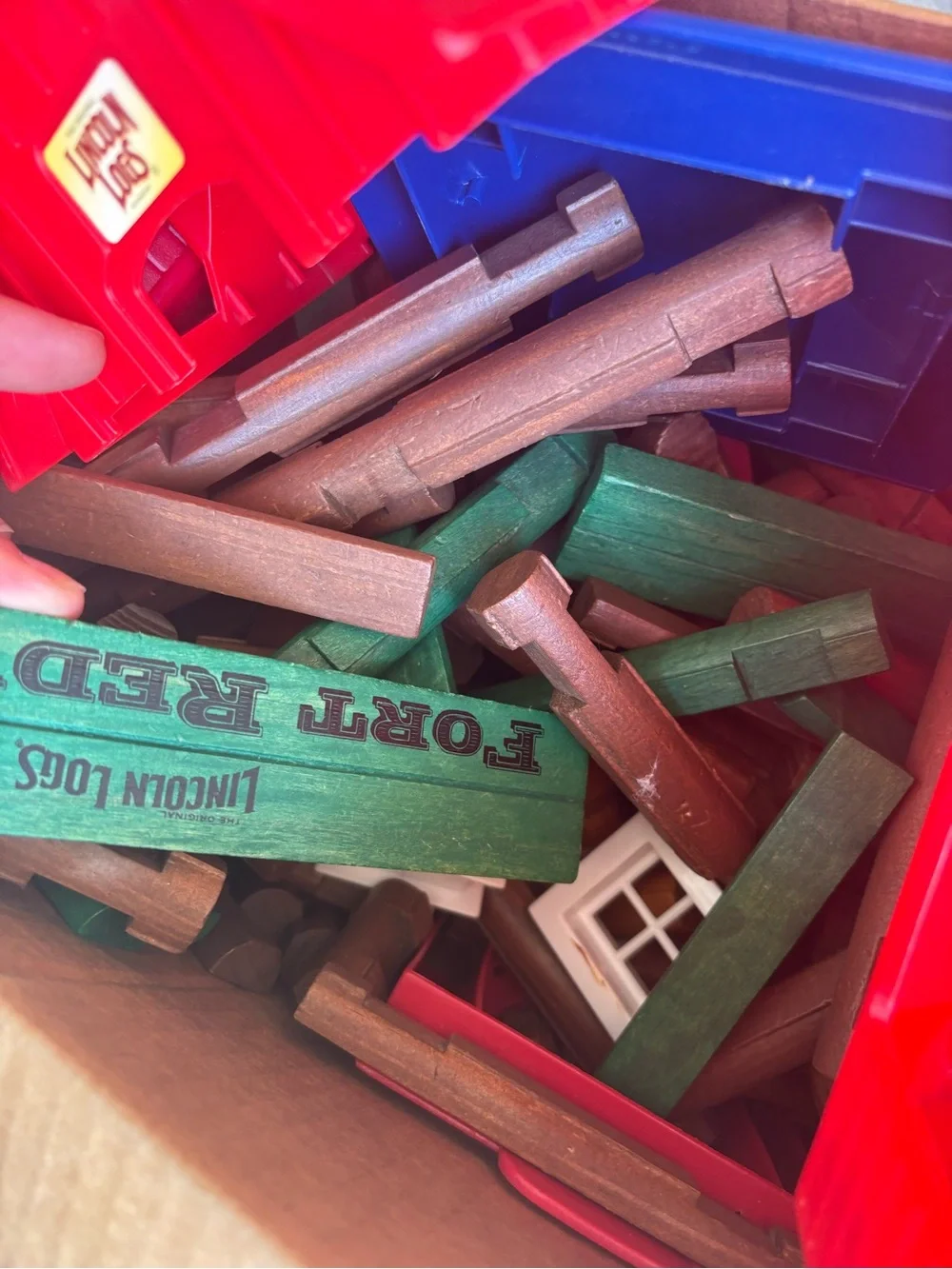 Lincoln logs Classic Wooden Fort Set - Green & Brown Play Pieces